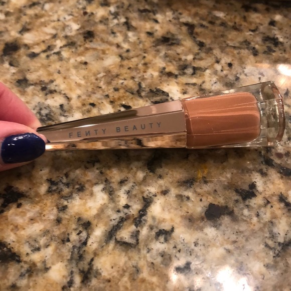 FENTY BEAUTY Stunna Lip Paint Fluid Lip Color - Picture 4 of 9